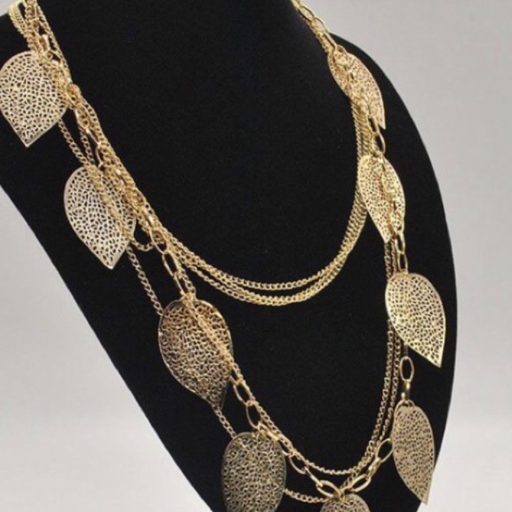 💋MULTI LAYERED LEAF NECKLACE